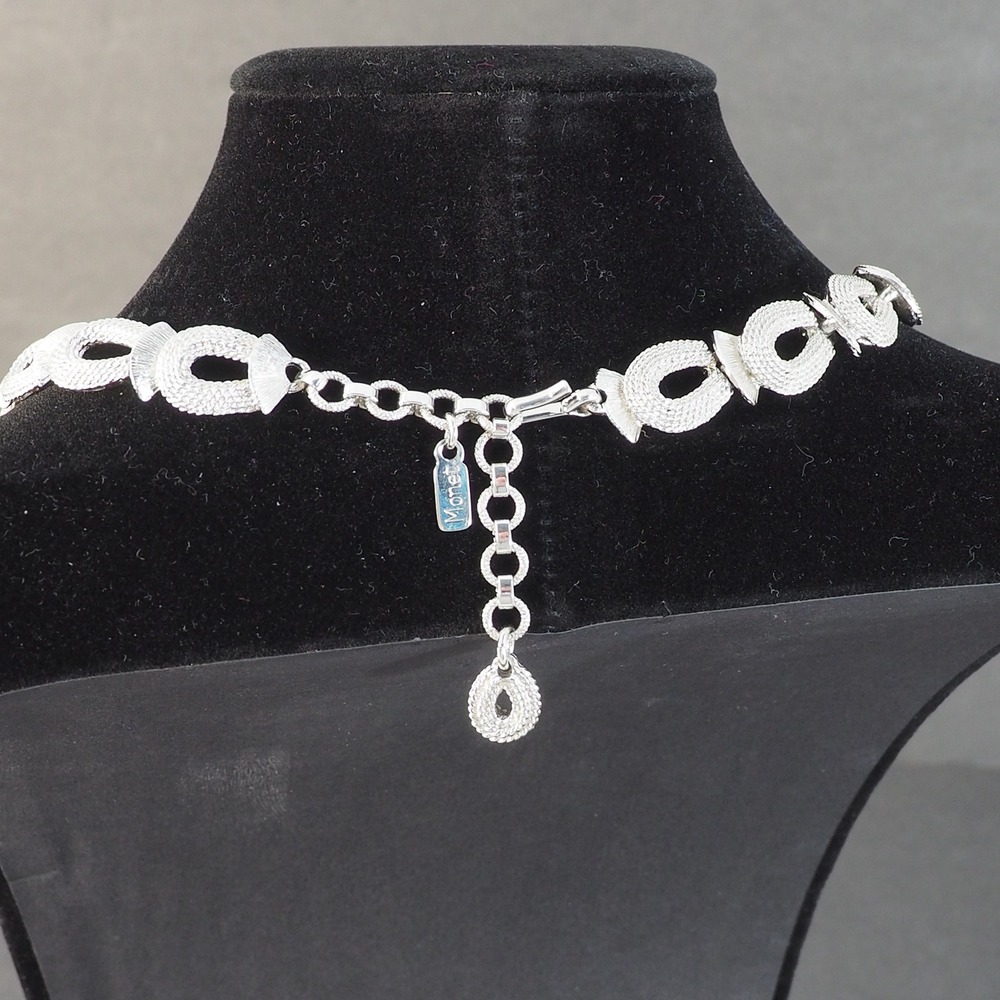 Monet Collar Necklace Chain Link Silver Tone Mesh Textured Oval Vintage Estate - Picture 6 of 9